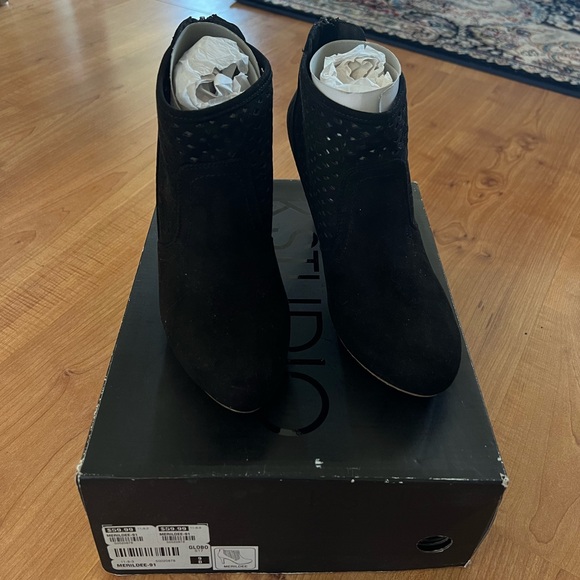 KSTUDIO black heeled bootie - Picture 2 of 5